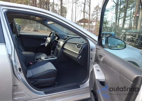 2012 Toyota Camry Se z USA, uszkodzony, nr VIN 4T1BF1FK4CU076769